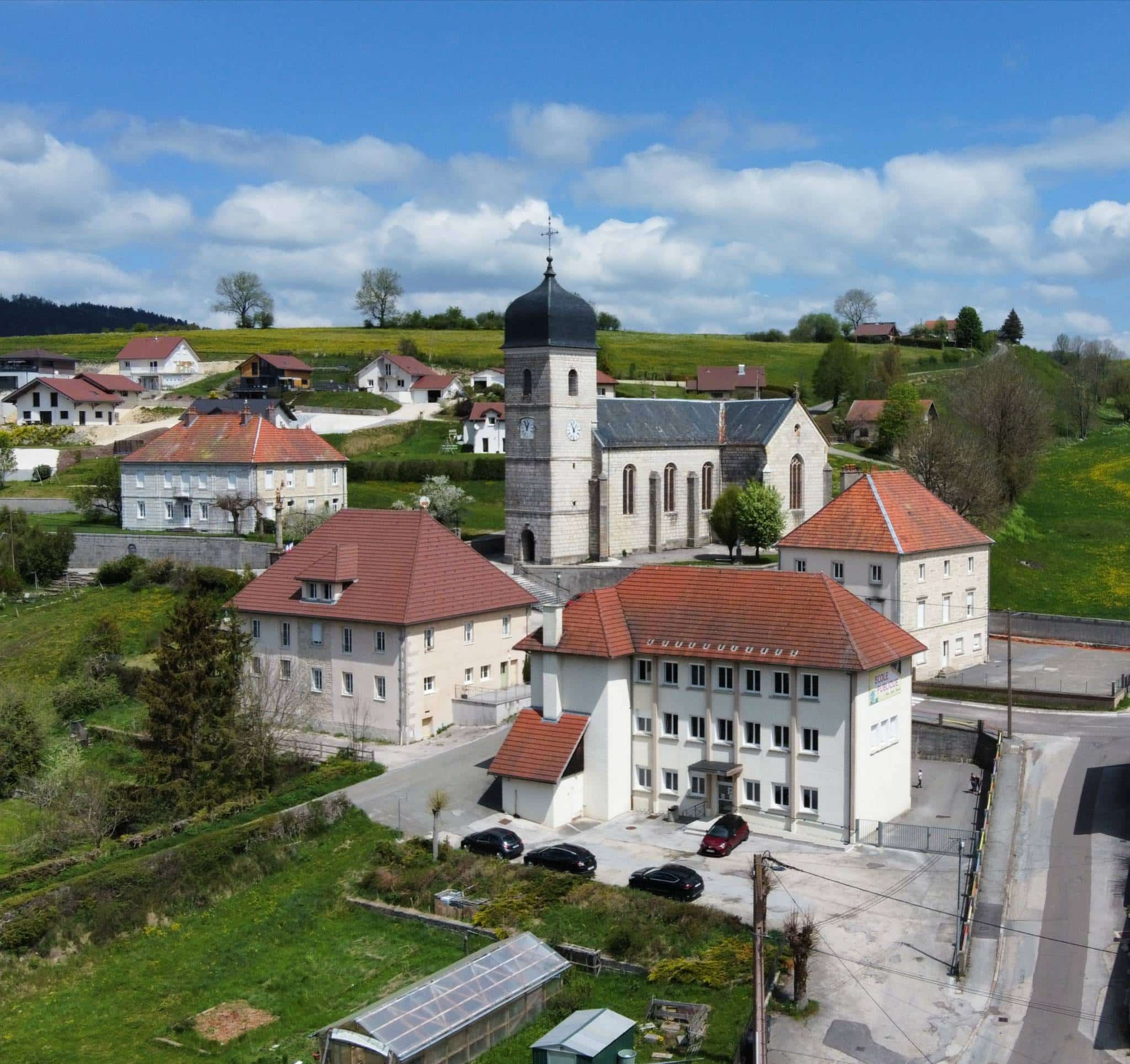 Vue sur la commune de Guyans-Vennes