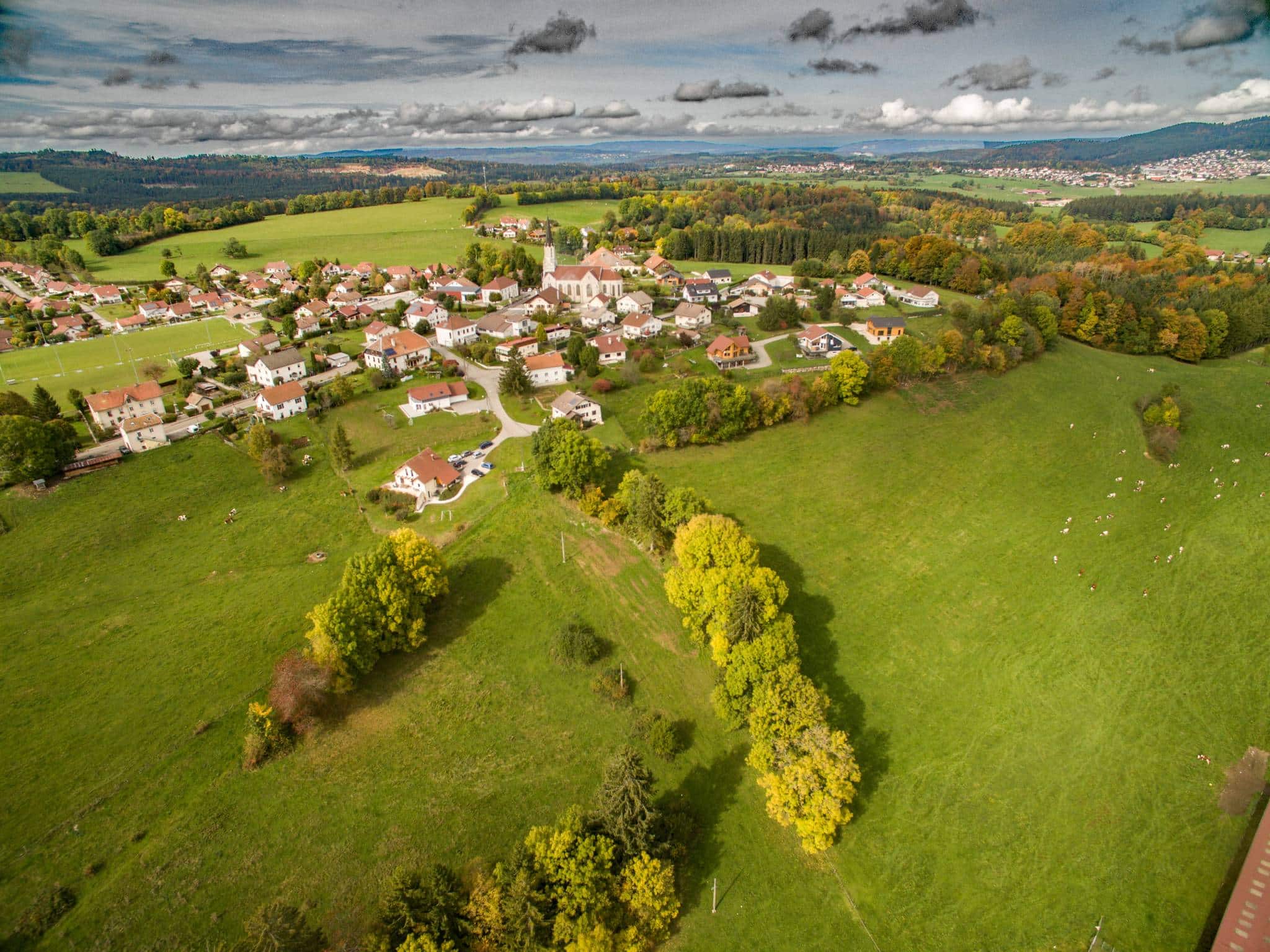 Vue aérienne du village des Ecorces