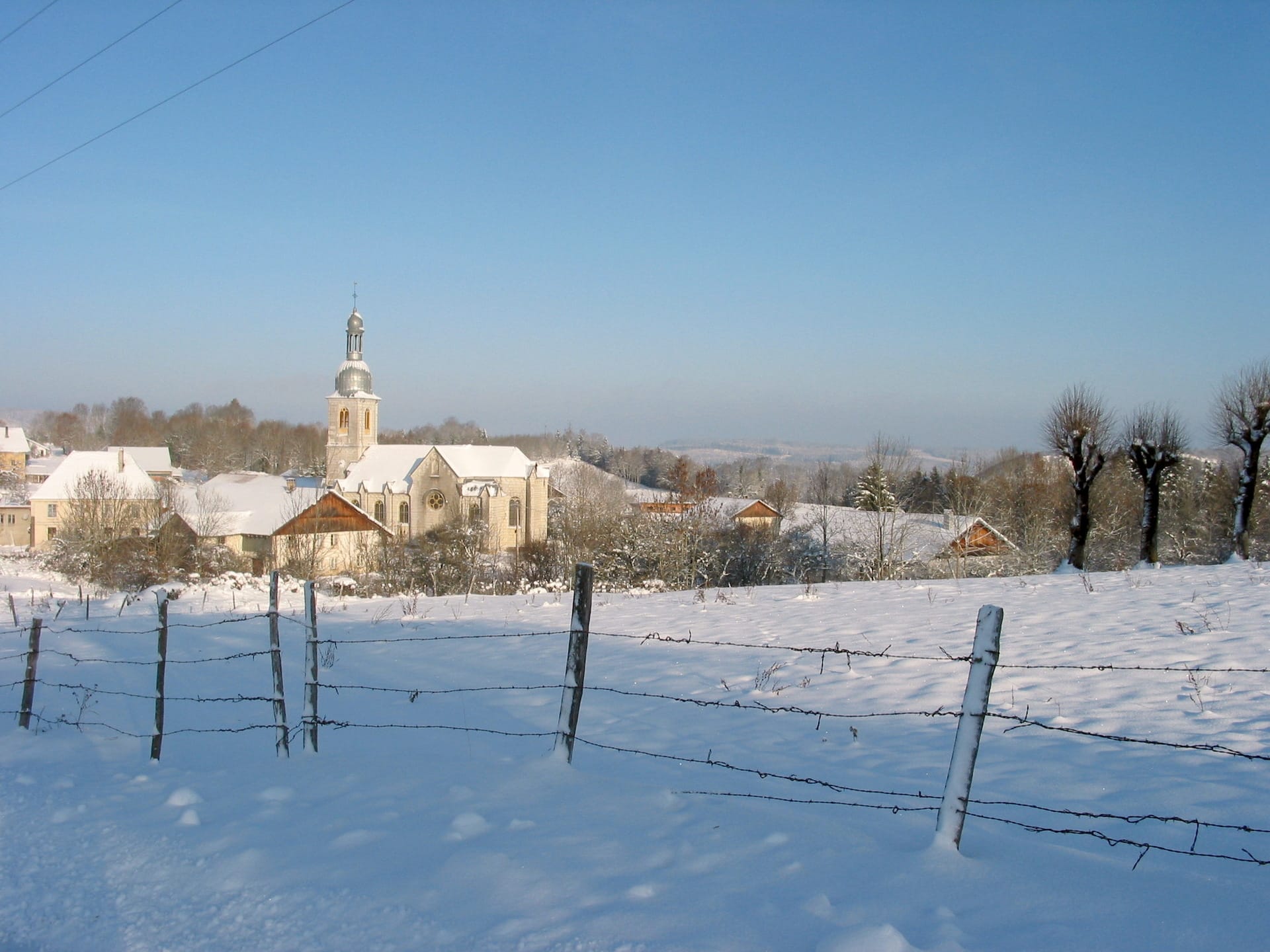 Commune de Mont-de-Laval enneigée